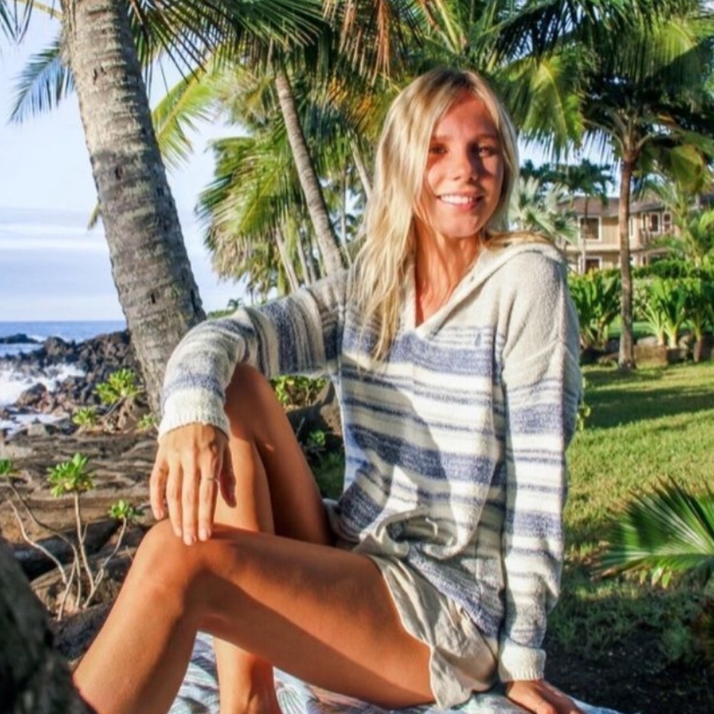 Lira Baja Pina Hooded Sweatshirt. - Picture 1 of 8